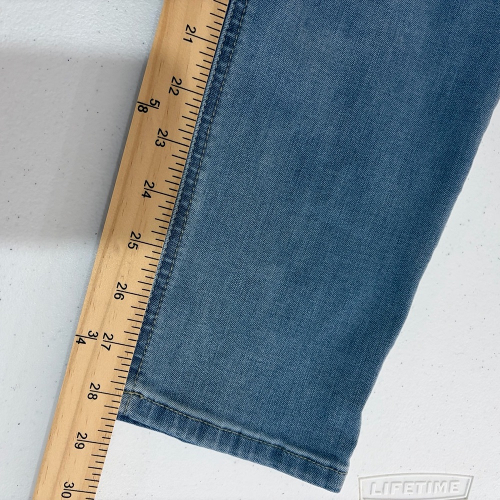 Tommy Bahama Leila Indigo Mid Rise Slim Boyfriend Jeans in Mid Blue Wash - Picture 14 of 16